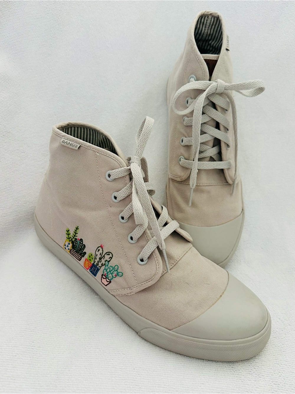 Bangs Neutral High-Top Canvas Sneakers with Cactus Embroidery